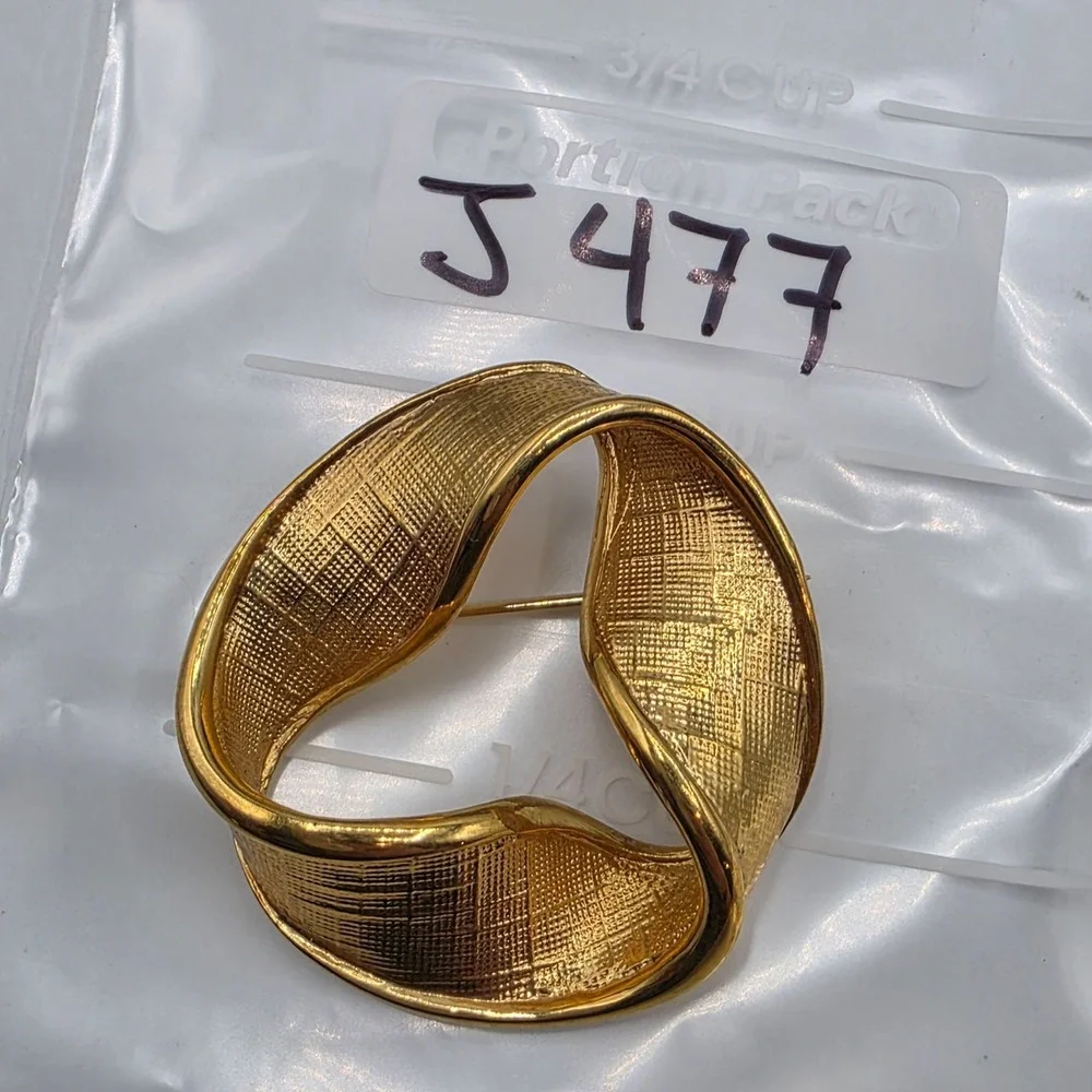 Napier Signed Gold Tone Modernist‎ Ribbon Twist Brooch Vintage Sculptural Pin